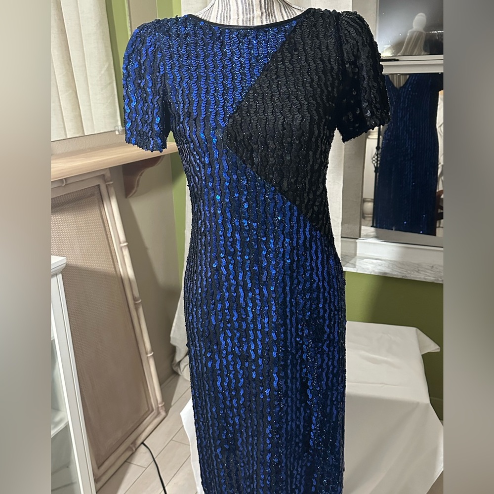 Beautiful vintage cocktail dress in fabulous condition